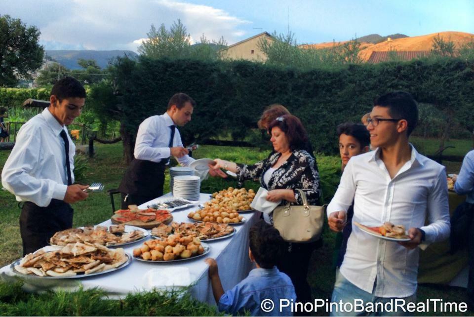 Willa Agriturismo Tre Santi Padula Zewnętrze zdjęcie